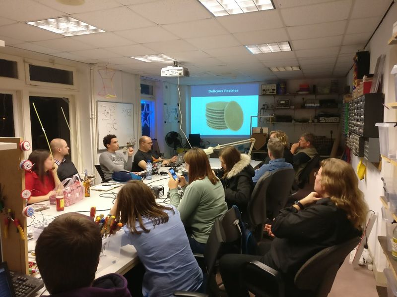 Bestand:Openlabs love stroopwafels.jpg