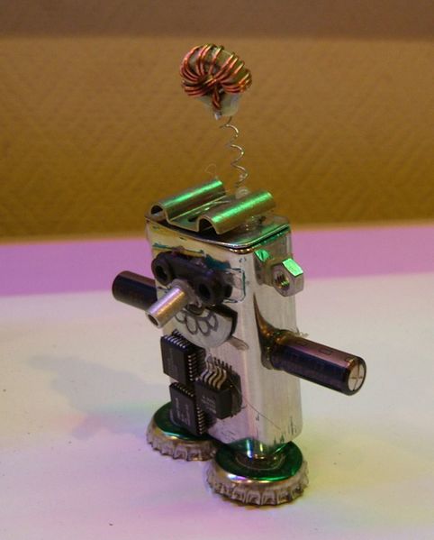 Bestand:Robotje magneet2.jpg