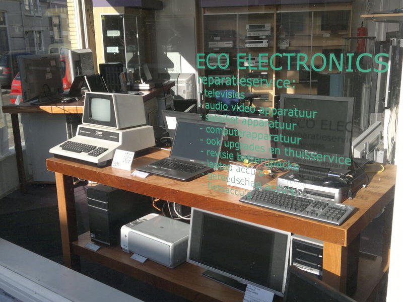 Bestand:Cbm3016 in etalage.jpg