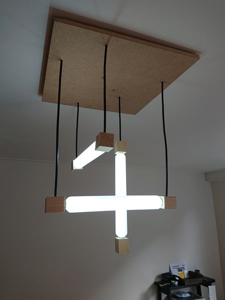 Bestand:L42-lamp-02-aan.jpg