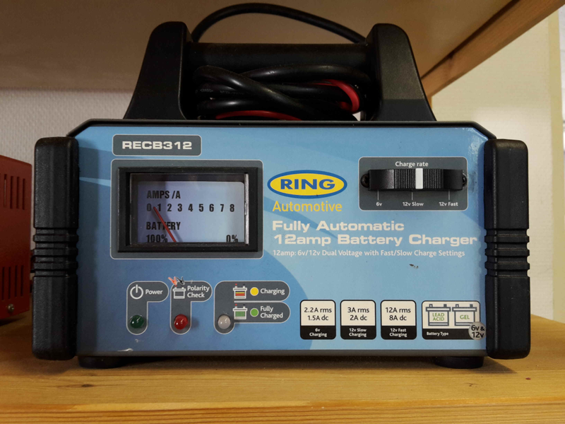 Bestand:12ampBatterijlader Picture.png