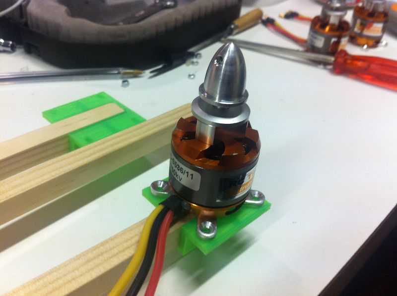 Bestand:Tricopter motorbeugels3.jpg