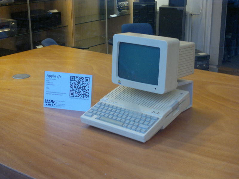 Bestand:Apple IIc etalage close.jpg
