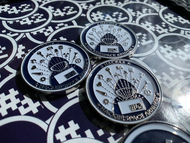 Bestand:Favicoins hhside bg.jpeg