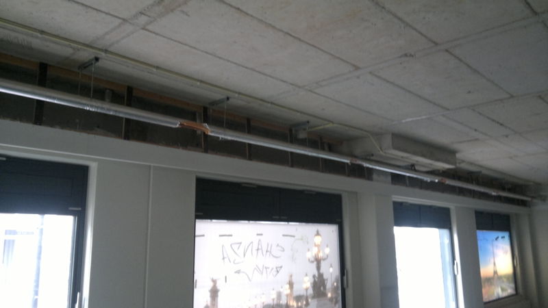 Bestand:Bank verwarmingsbuizen.jpg