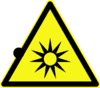 DIN 4844-2 Warnung vor optischer Strahlung D-W009.svg