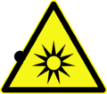 DIN 4844-2 Warnung vor optischer Strahlung D-W009.svg