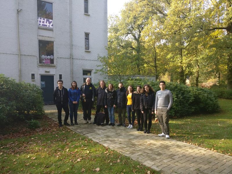 Bestand:Hack42 visit by openlabs.jpg